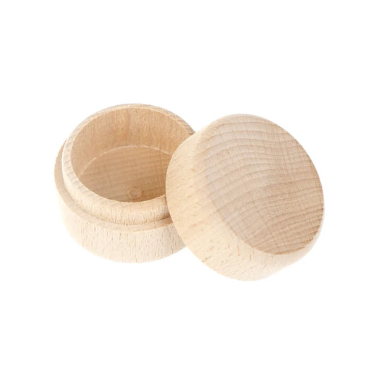 This romantic round ring box, with its natural design, evokes the serene beauty of a beachside sunset, perfect for showcasing your special jewelry.